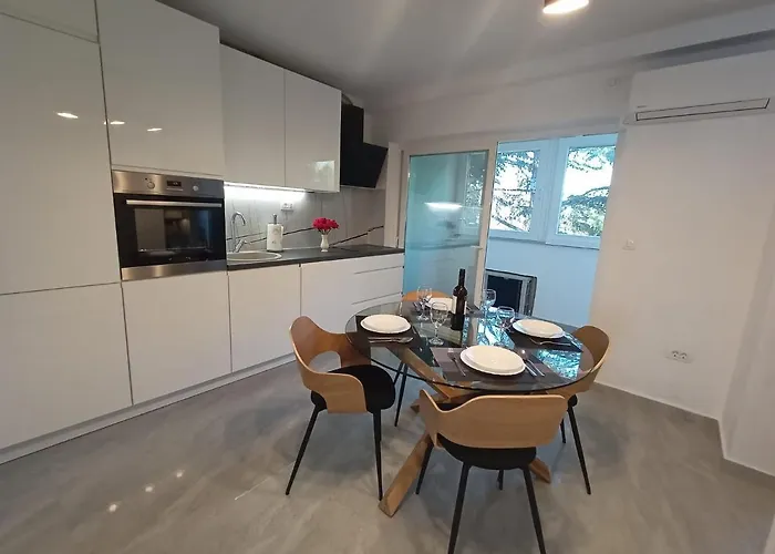 Parkside Oasis * Split